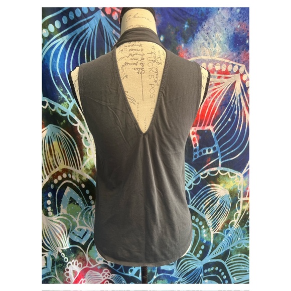 Express Tank Top - Picture 2 of 3